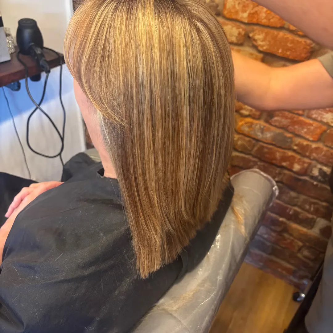 Dark-to-blonde balayage, long