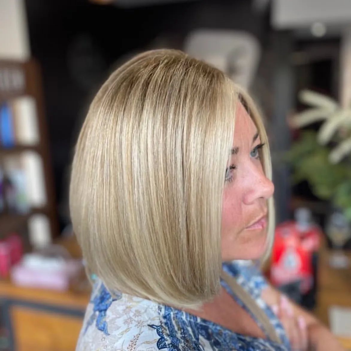 Blonde sleek blow-dry