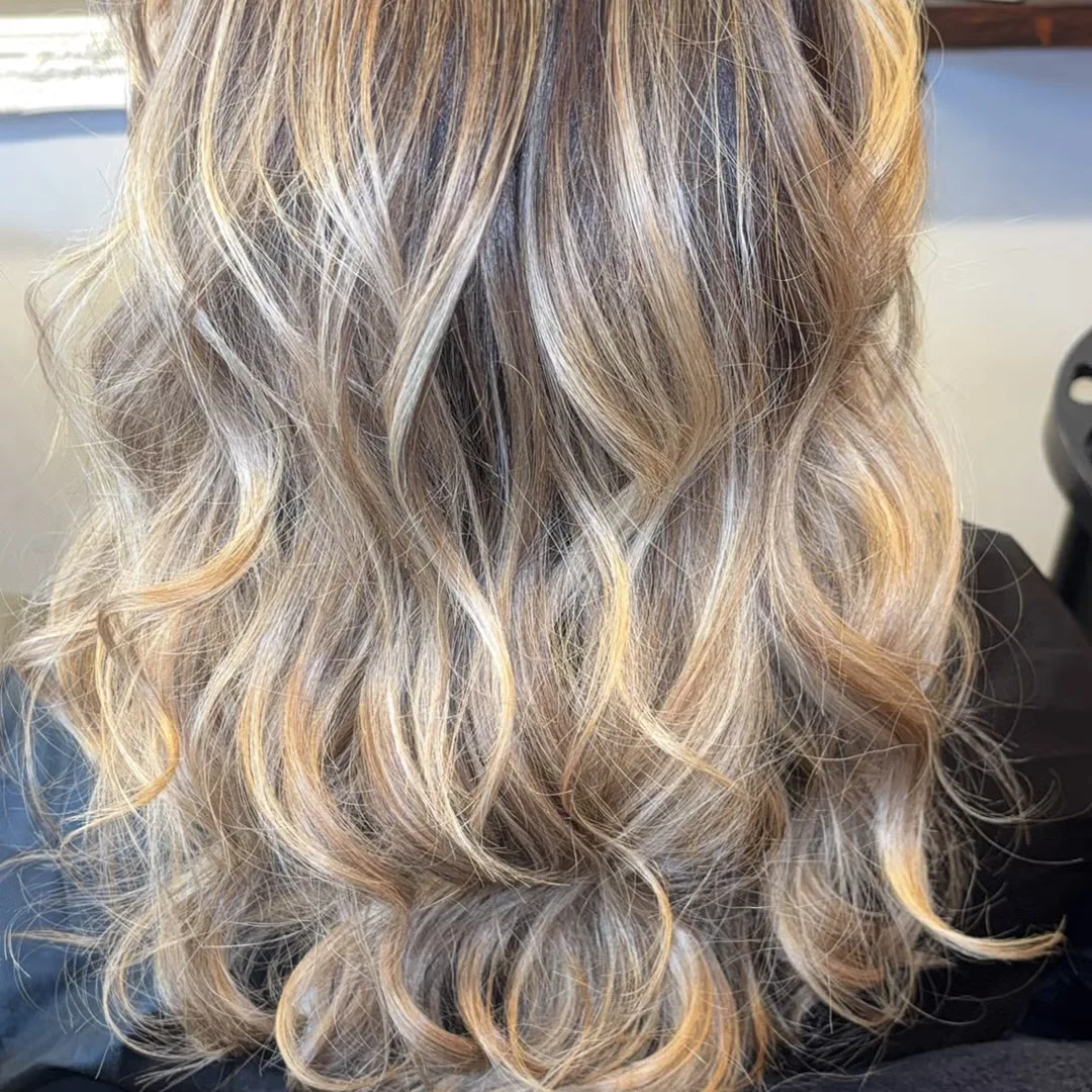 Ash blonde waves
